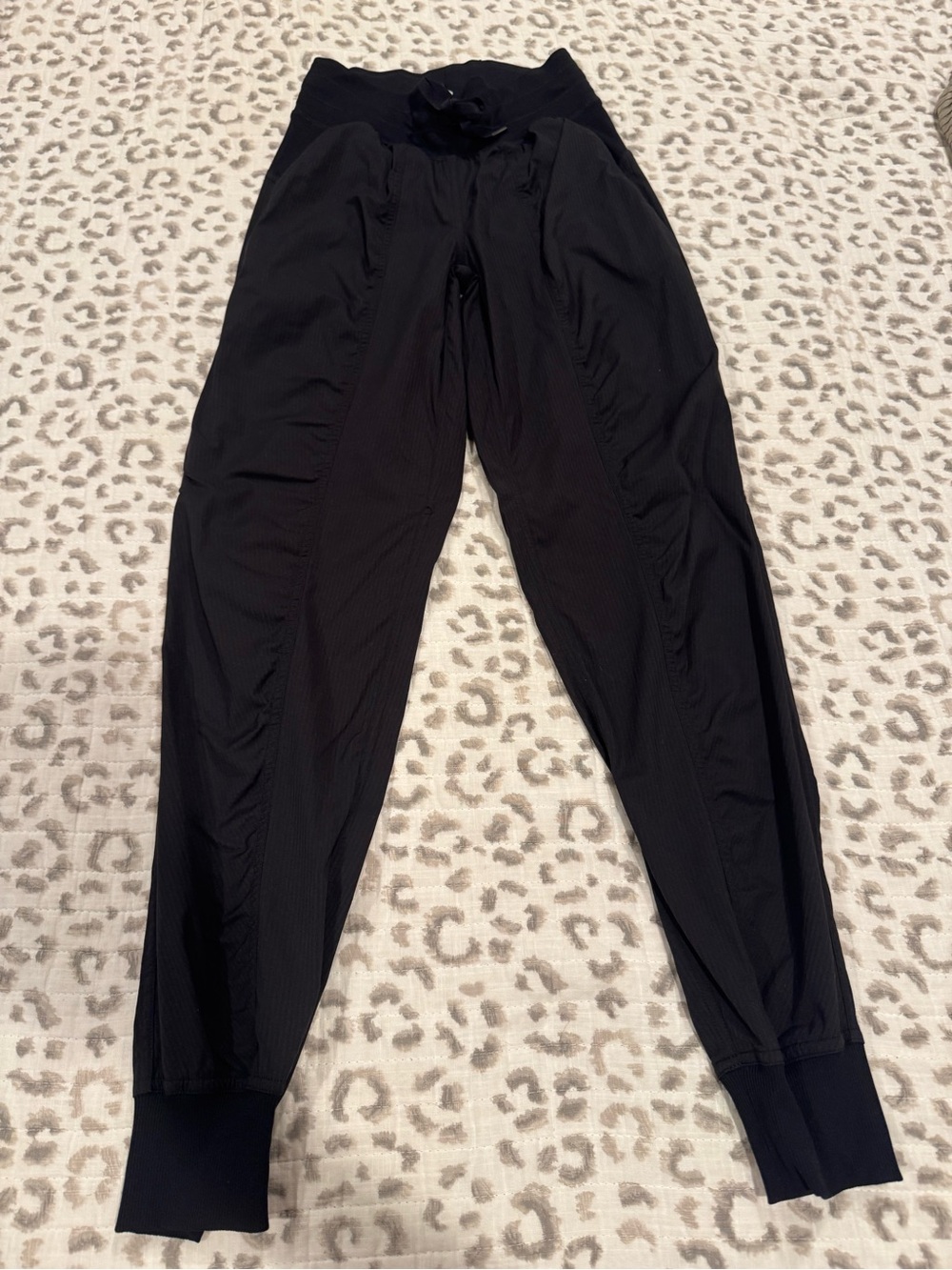 lululemon athletics Black Woman’s Jogger Pants